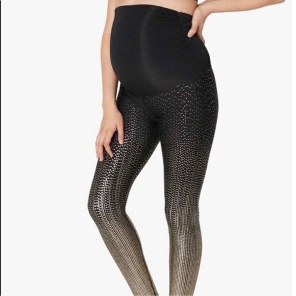 Beyond The Bump Drip Drop Fold Over Belly Ombre
Black Gold Maternity Legging - Picture 6 of 11